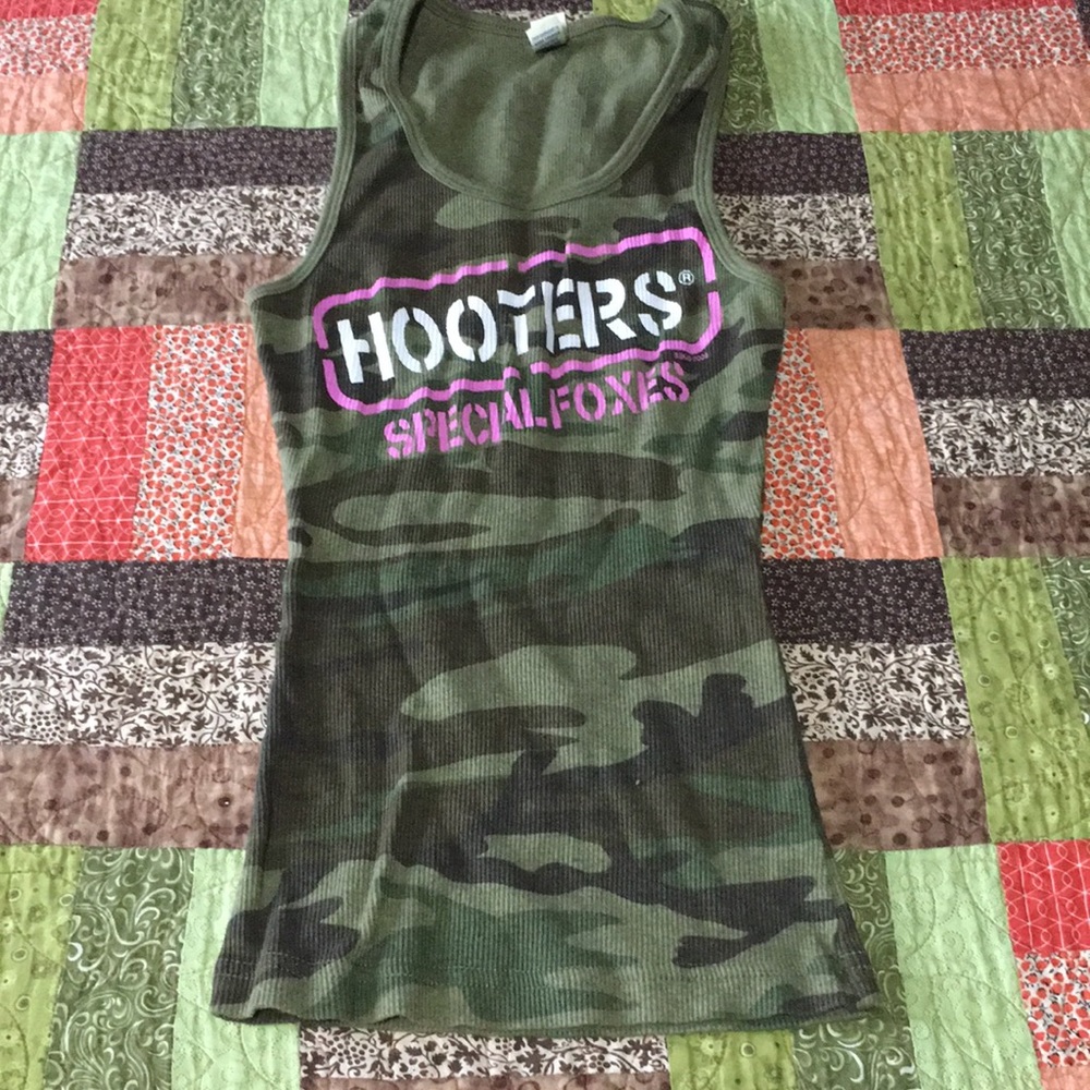 Hooters camo special foxes tank